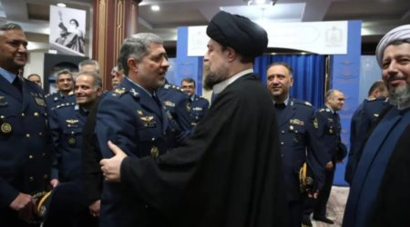 İranda komandirlər Əli Xameneinin nəvəsi ilə görüşdü &ndash; Özü tədbirə qatılmadı &ndash; FOTO