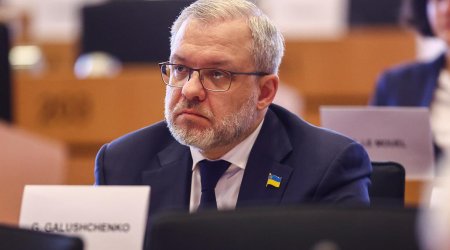 Ukraynanın sabiq naziri qatardan düşürülərək saxlanıldı