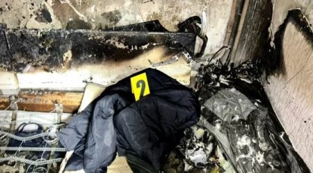 Anası pul vermədi, atasını benzin töküb yandırdı