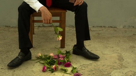 Bakıda kişi Sevgililər günündə keçmiş arvadının yeni ərini BIÇAQLAYIB