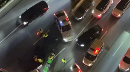 &ldquo;Crescent Mall&rdquo;un qarşısında ağır qəza - Ölən var - Video