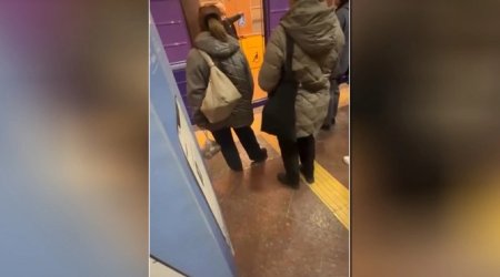 TƏCİLİ! Bakı metrosunda qatarda TÜSTÜLƏNMƏ - Sərnişinlər düşürüldü &ndash; VİDEO