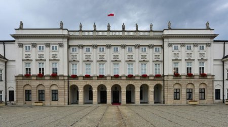 Polşa Prezidentinin ofisi QARƏT EDİLDİ