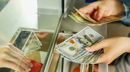 Azərbaycanda dollar satışı kəskin AZALIB