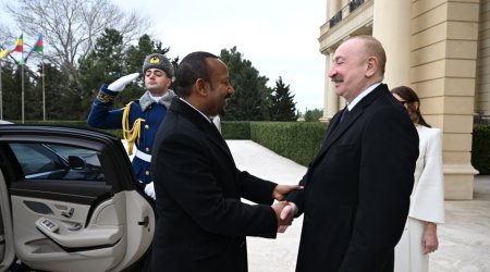 Prezident və birinci xanım Efiopiyanın Baş nazirinin rəsmi qarşılanma MƏRASİMİNDƏ - FOTO/VİDEO