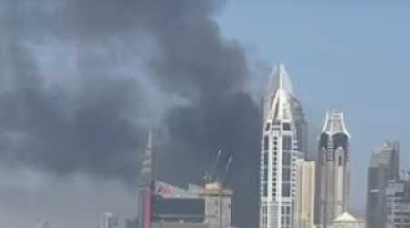 Dubayda partlayışlar - İnsanlar Bürc Xəlifədən təxliyə edilir - VİDEO