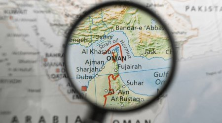 İran Hörmüz boğazını gəmilər üçün açdı