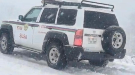 Zəfər yolunu buz bağladı, köməksiz qalan vətəndaşlar xilas edildi - FOTO