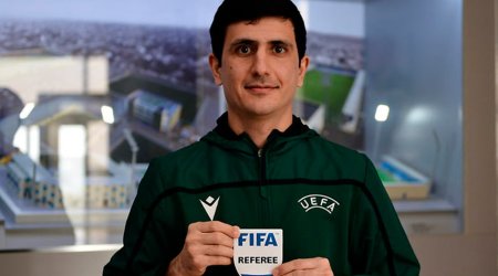 Əliyar Ağayev Azərbaycana qayıda bilmir