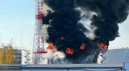 Ukrayna Rusiyanın PUA anbarını VURDU - VİDEO