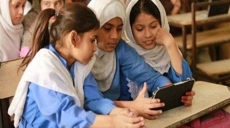 Neftin qiyməti artdı, Pakistanda dərslər ləğv edildi