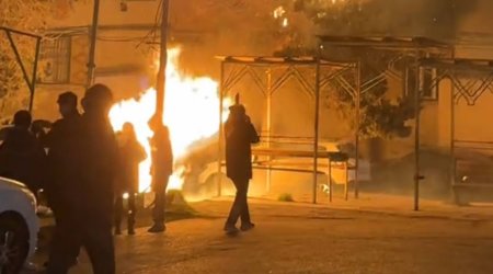 Bakıda həyətdə qalanan bayram tonqalı yanğına səbəb oldu - ANBAAN VİDEO