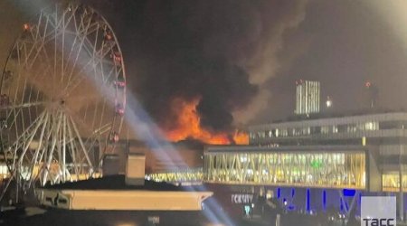 Moskvanın mərkəzində güclü yanğın - Ölənlər var - VİDEO