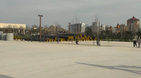 Bakıda parkın ərazisi niyə hasarlanıb? - VİDEO