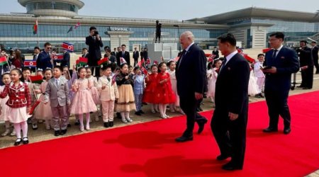 Lukaşenko Şimali Koreyada belə qarşılandı &ndash; VİDEO