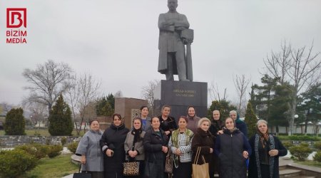 Şəkinin Kiçik Dəhnə kənd orta məktəbinin məzunları 47 ildən sonra bir arada &ndash; FOTO