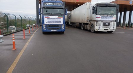 Rusiyanın Azərbaycandan tranzit keçməklə İrana göndərdiyi humanitar yardım təhvil verildi - FOTO