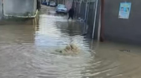 Zabratda içməli su borusu partladı: Sakinlər çıxılmaz vəziyyətdə - VİDEO