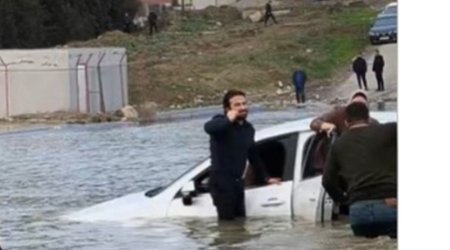 Bakı&ndash;Sumqayıt yolunda avtomobil gölməçəyə düşdü