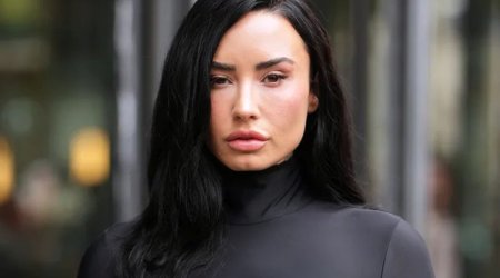 İllər sonra səhnəyə qayıdır - FOTO