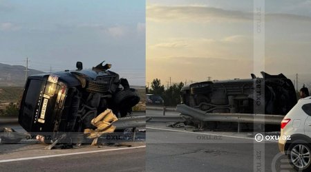Bakı-Qazax yolunda qəza: Qadın sürücünün idarə etdiyi "Range Rover" aşdı - FOTO/VİDEO