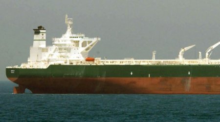 Qətərdə yanacaq tankerinə zərbə endirildi - 21 nəfər təxliyə edildi