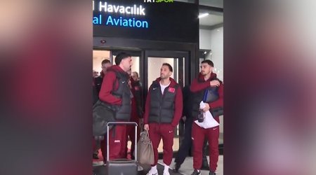 Türkiyə yığması tarixi uğurdan sonra İstanbula döndü - VİDEO