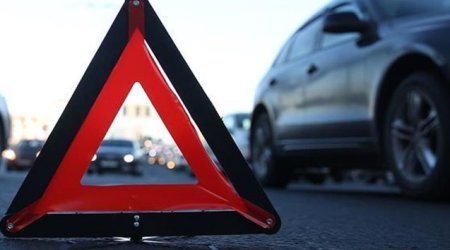 Ağsuda ağır qəza: 2 nəfər xəsarət aldı