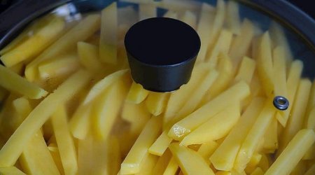 Kartof qızardarkən qazanın qapağı bağlanmalıdır?