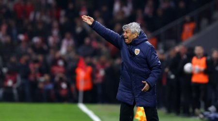 Türkiyəyə məğlub olan Rumıniya millisi baş məşqçini yola saldı