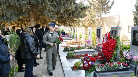 Aprel döyüşlərinin qəhrəman pilotları anıldı &ndash; FOTO/VİDEO