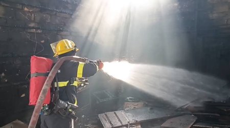 Ucarda güclü YANĞIN: Ev quşları tələf oldu - VİDEO