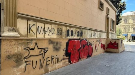 Nizami Kino Mərkəzinin divarlarına qraffiti çəkən şəxs HƏBS EDİLDİ