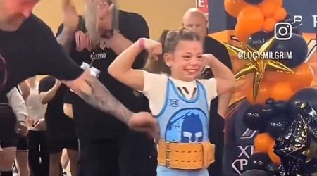 9 yaşlı qız 82 kilo qaldırdı - Bu, öz çəkisindən üç dəfə çoxdur - VİDEO