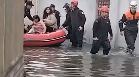 Subasmaya səbəb kollektorun üstündə tikilən ev imiş - SÖKÜLMƏLİDİR