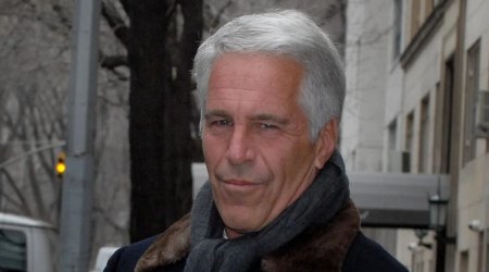 İlon Maskın atası: &ldquo;Epşteyn hələ də sağdır&rdquo;