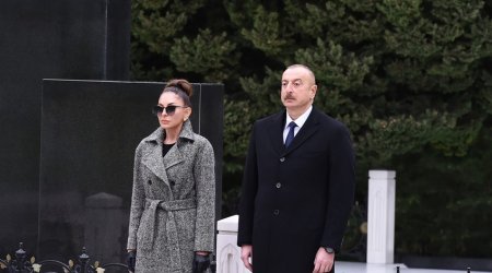 Prezident və birinci xanım Tbilisidə Ulu Öndərin abidəsini ZİYARƏT ETDİLƏR