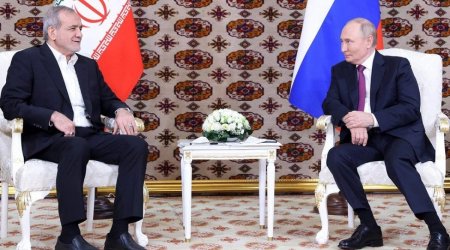 Putin Pezeşkianla telefonla danışdı