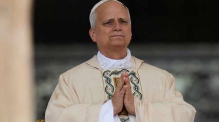 Roma Papası: "Dünya bir ovuc tiran tərəfindən parçalanır"