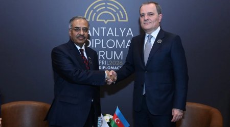 Nazir Yaxın Şərqi onunla da müzakirə etdi - FOTO