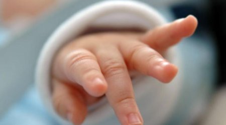 Bakıda körpə yüksək hərarətdən dünyasını dəyişdi