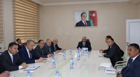 Qusarda yağışın fəsadlarının aradan qaldırılması ilə bağlı görülmüş işlər müzakirə edildi &ndash; FOTO