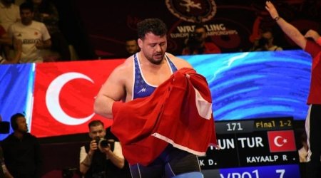 Türkiyəli güləşçi 13-cü dəfə Avropa çempionu olub