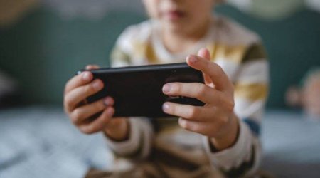 8 yaşlı uşaq anasının hesabından fırıldaqçılara çoxlu pul köçürdü - FOTO