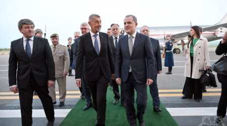 Çexiyanın Baş naziri Azərbaycana gəldi - FOTO