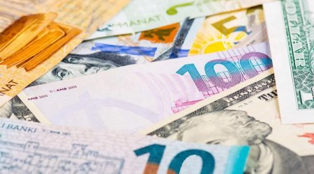 YENİ MƏZƏNNƏ: Avro və rus rublu ucuzlaşdı - FOTO