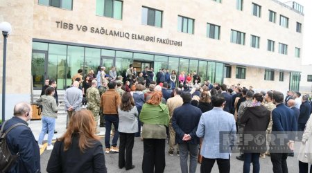 Diplomatlar Xankəndidə Qarabağ Universitetinin klinikasında &ndash; FOTO