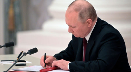 Putin gömrükçülərə PUA-ları MƏHV ETMƏK səlahiyyəti verdi