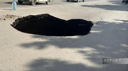 Sumqayıtda avtomobil yolu çökdü