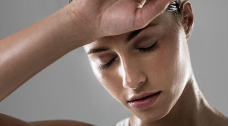Tərləmənin və pis qoxunun səbəbi bu vitamin imiş